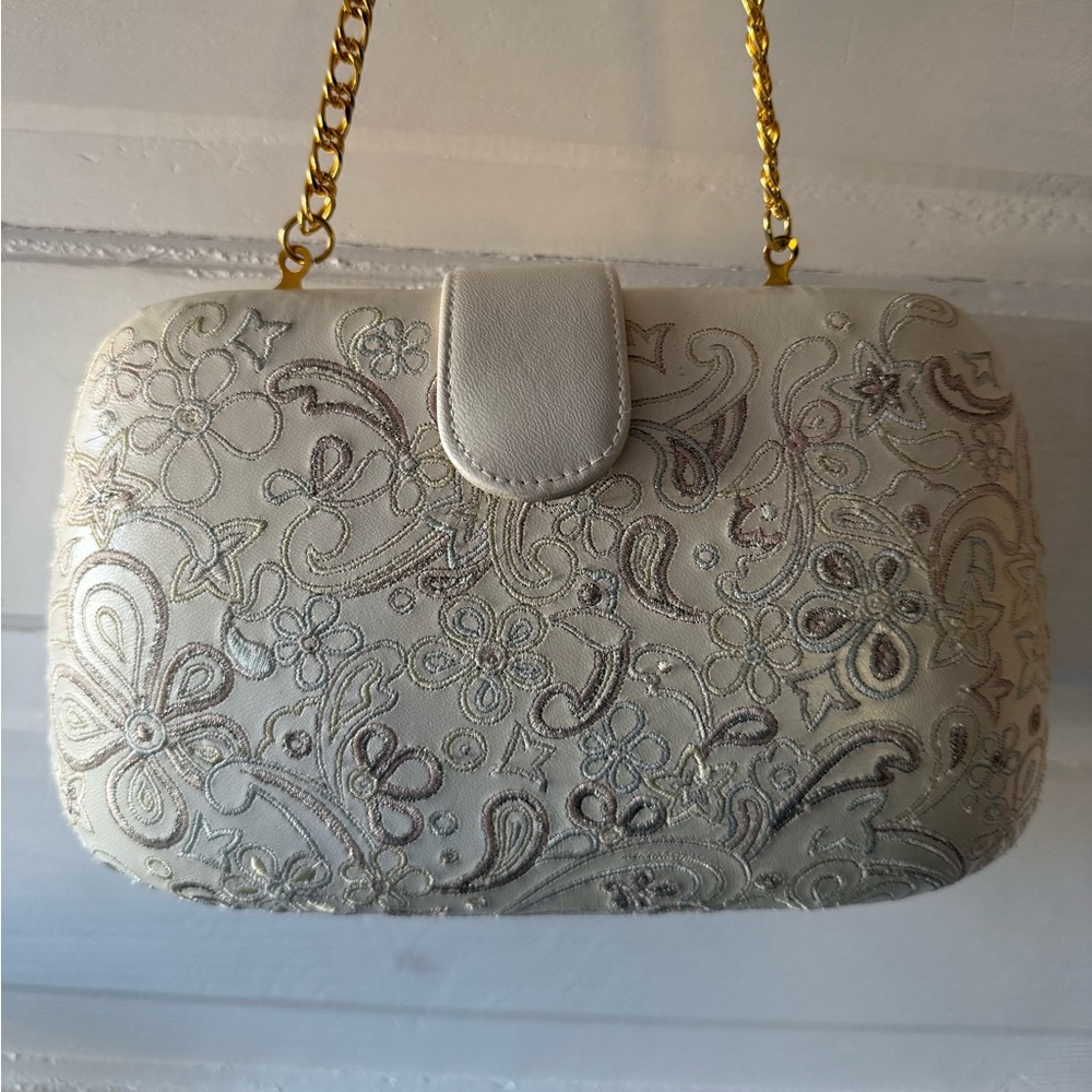 J.Renee Cream Floral Embroidered Clutch